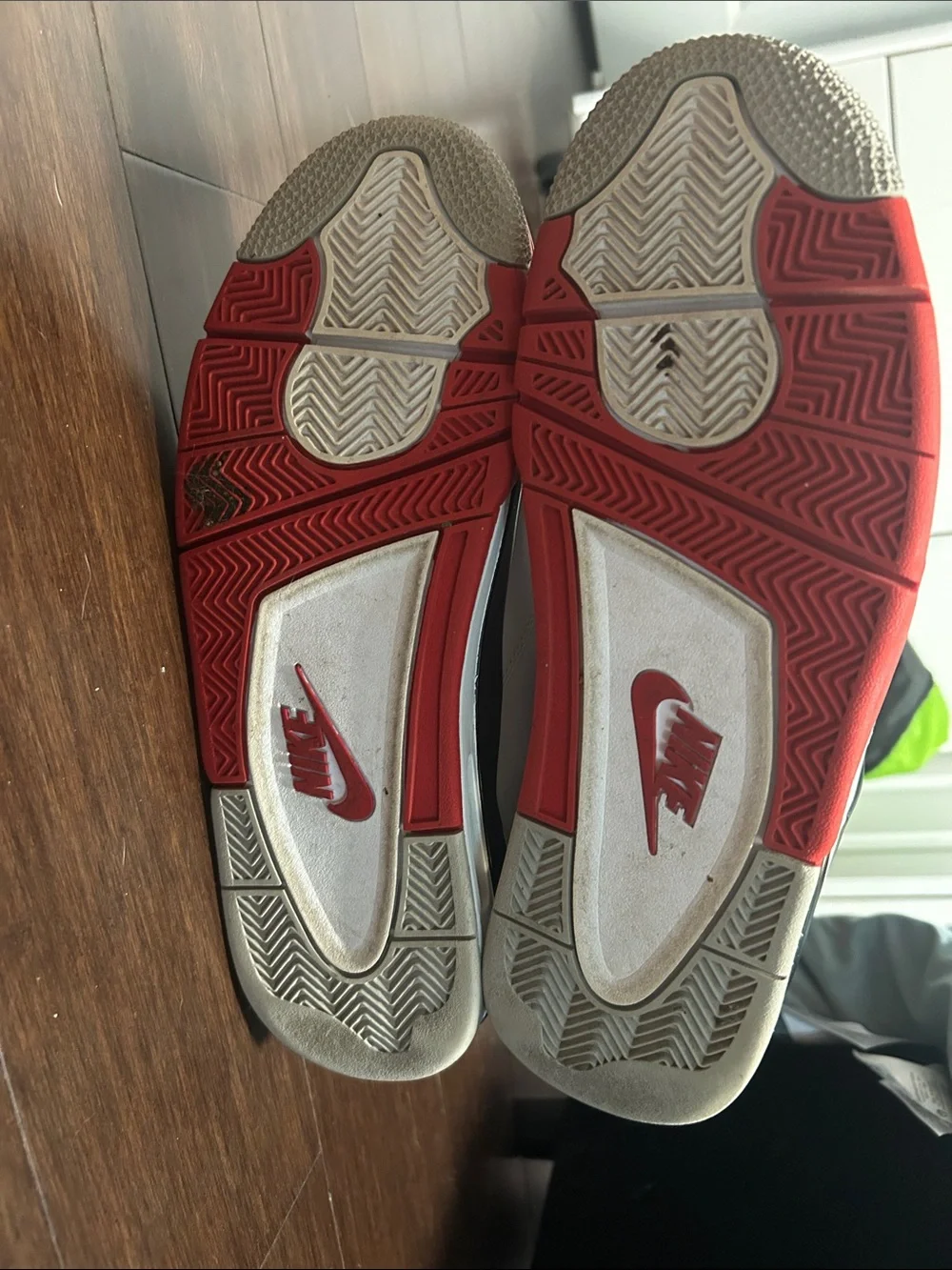 Jordan 4 Fire Red size 11 used great condition